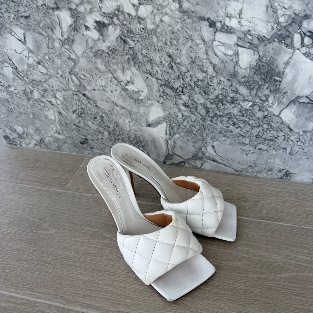 Bottega Veneta White padded quilted leather Heels - Picture 8 of 8